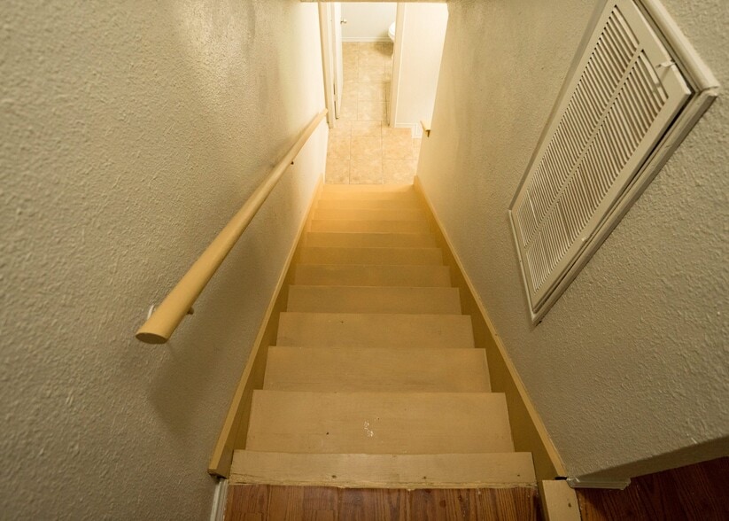 Building Photo - 5805 Cougar Dr