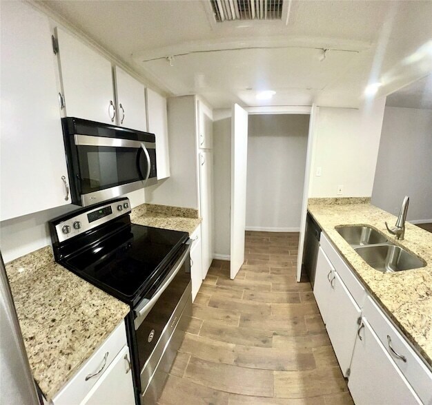 Building Photo - 4637 Country Creek Dr