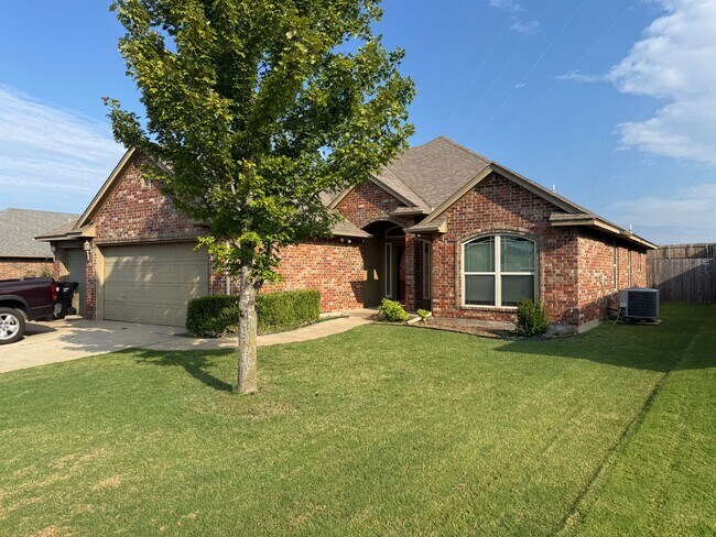 Primary Photo - For Rent – 3 Bed, 2 Bath Home in Moore wit...