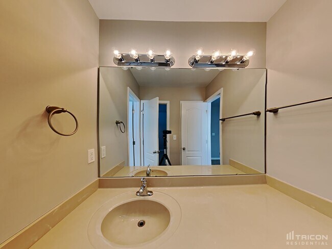 Building Photo - 645 McCarthy Dr