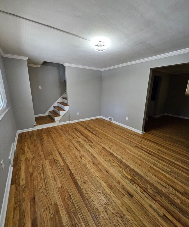 Building Photo - Well-Maintained 2BR Townhome w/ Garage, Storage & Transit Access – Beechview