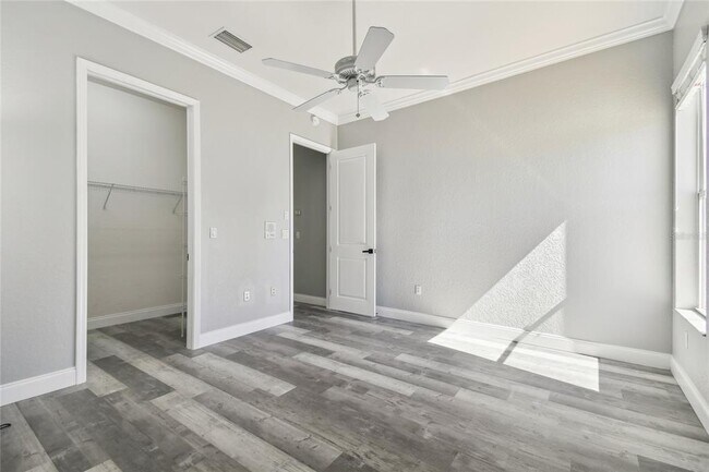 Building Photo - 6644 Country Club Rd