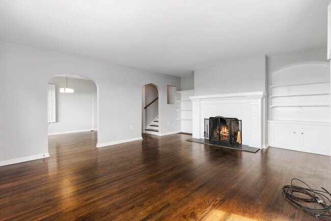 Building Photo - 3814 46th Ave NE