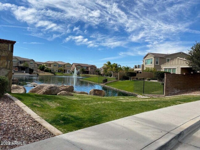 Building Photo - 4077 S Sabrina Dr