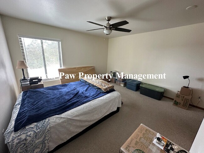 Building Photo - "Cozy 1-Bed Retreat in Scenic Evergreen!"