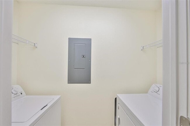 Building Photo - 7001 Interbay Blvd