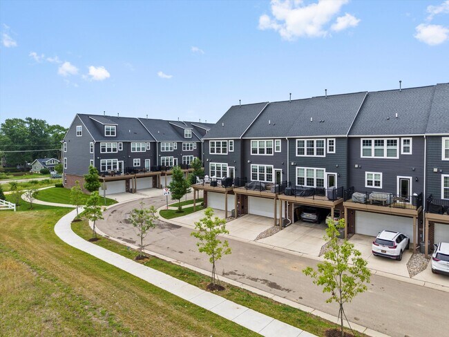 Building Photo - 202 N Sydney Ct