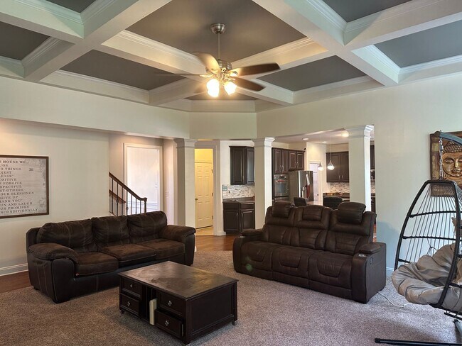 Building Photo - Gorgeous and spacious home in Fort Mill!
