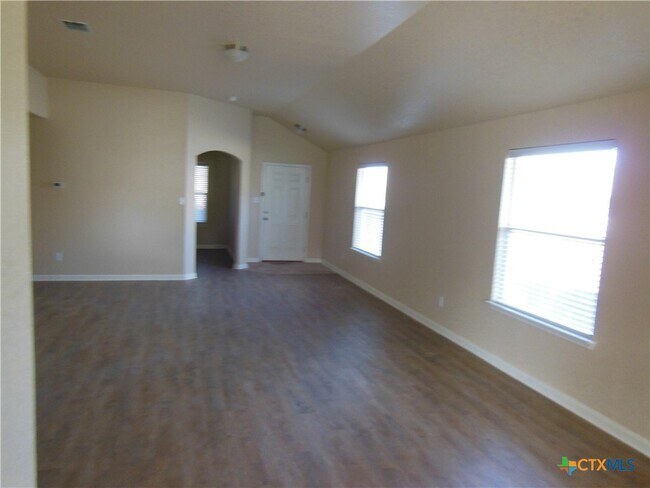 Building Photo - 455 Roadrunner Ave