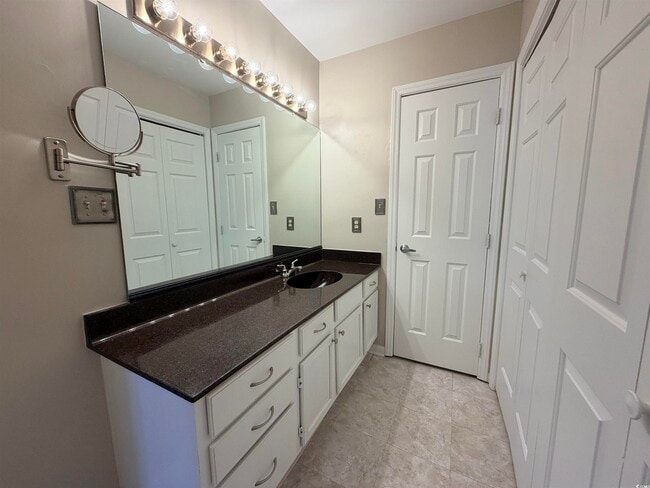 Building Photo - 6517 Valene Ct