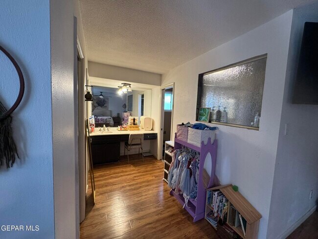 Building Photo - 6417 Pino Real Dr