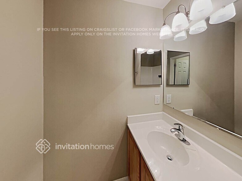 Building Photo - 30630 Birdhouse Dr