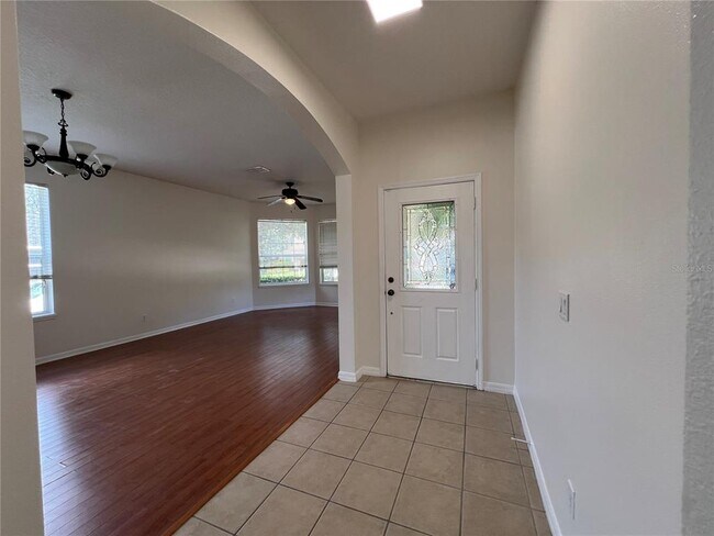 Building Photo - 554 Hiawatha Palm Pl