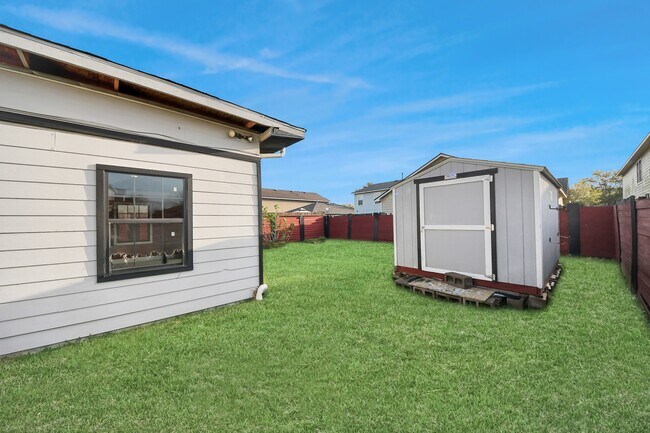 Building Photo - 7826 Maverick Trace Ln