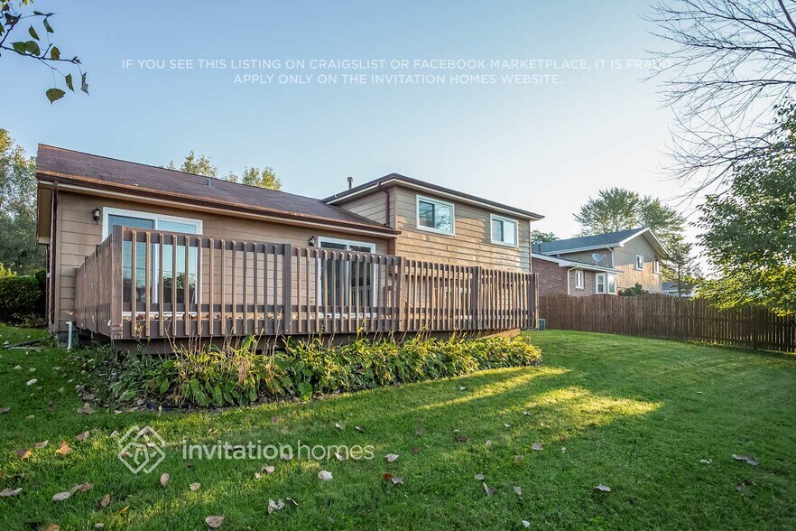 Building Photo - 5447 Yale Ln