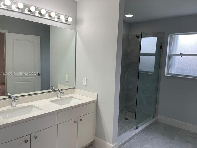 Building Photo - 9929 NW 29th Terrace