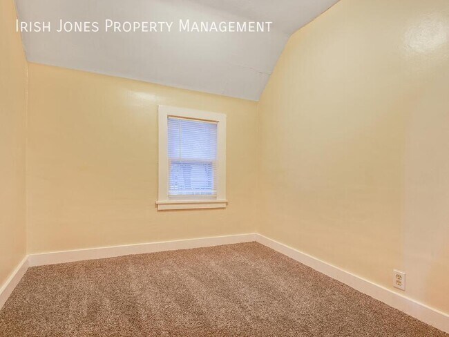 Building Photo - 36 Scott St