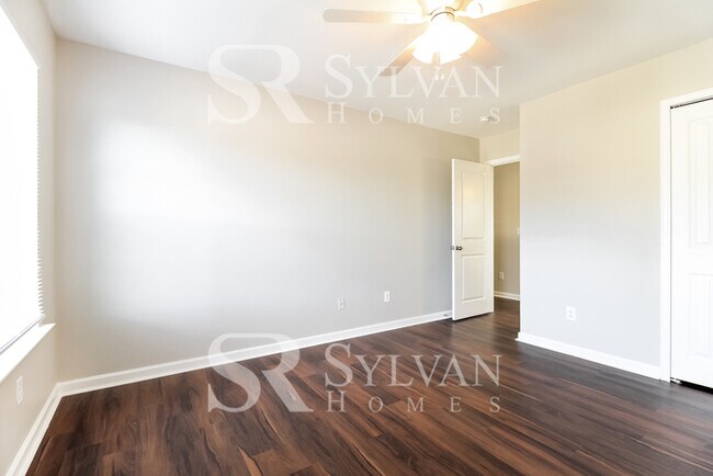 Building Photo - At Last, This Is What You Have Been Searching For!