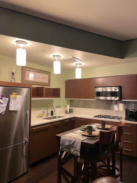 Kitchen - 3601 S River Pky
