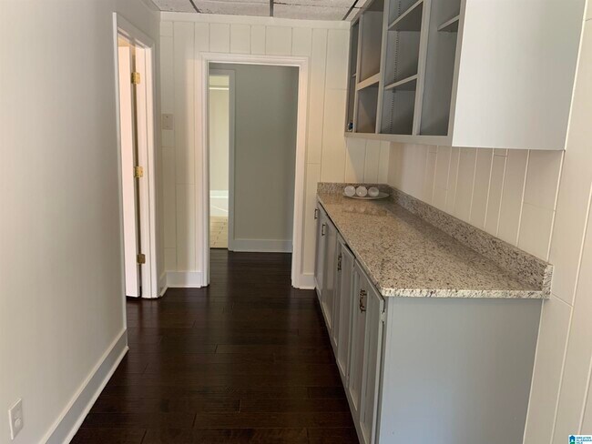 Building Photo - 134 Woodbury Dr