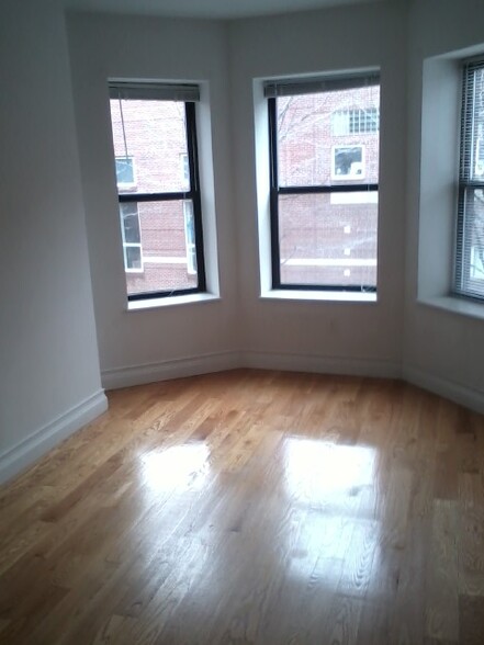 Primary Photo - 64 Louis Prang St