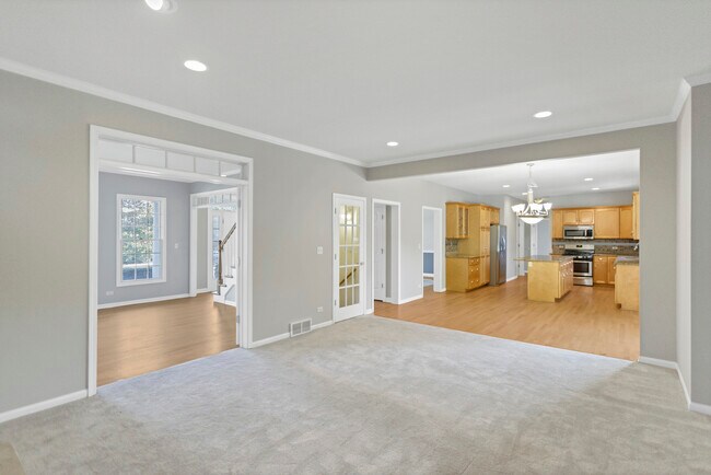 Building Photo - 40W148 Carl Sandburg Rd