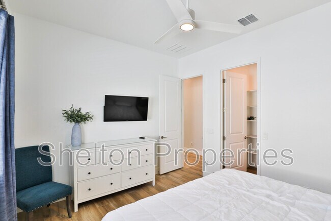 Building Photo - 21687 E Arroyo Verde Dr