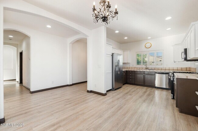 Building Photo - 10235 Lucente Way