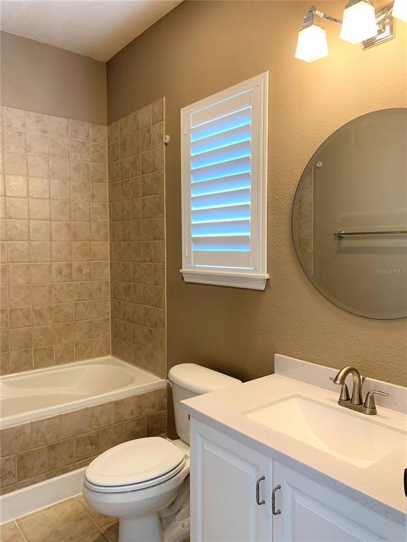 Building Photo - 601 Casabella Cir