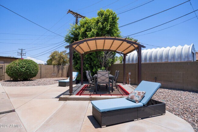 Building Photo - 8201 E Montecito Ave