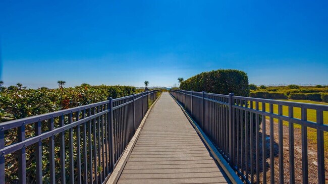 Building Photo - 23 S Forest Beach Dr