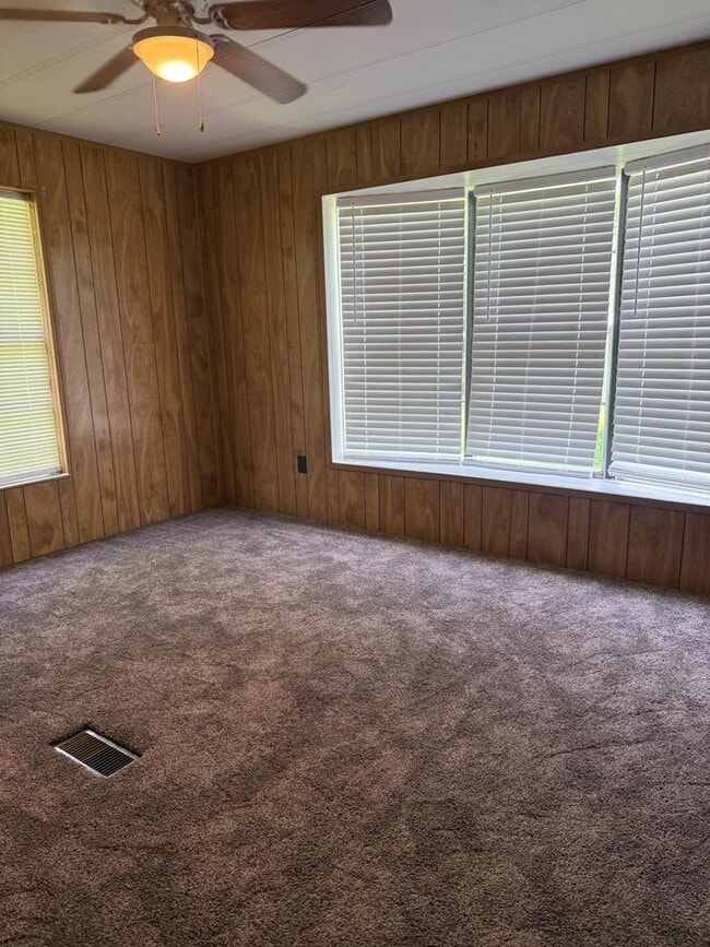 Building Photo - 107 Scenic Valley Rd