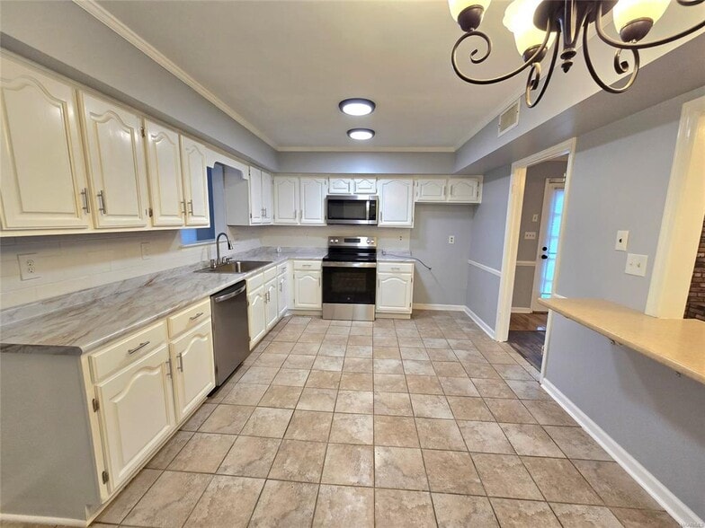 Building Photo - 1211 Dalraida Rd