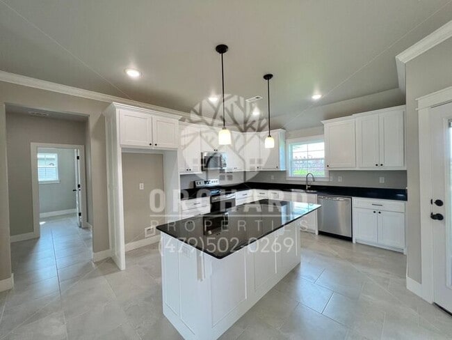 Building Photo - Siloam Springs- Single-Family Home- Spacio...