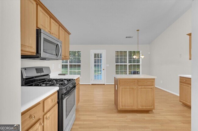 Building Photo - 2343 Cove Lake Way