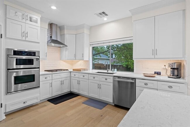 Building Photo - 6300 Needham Ln