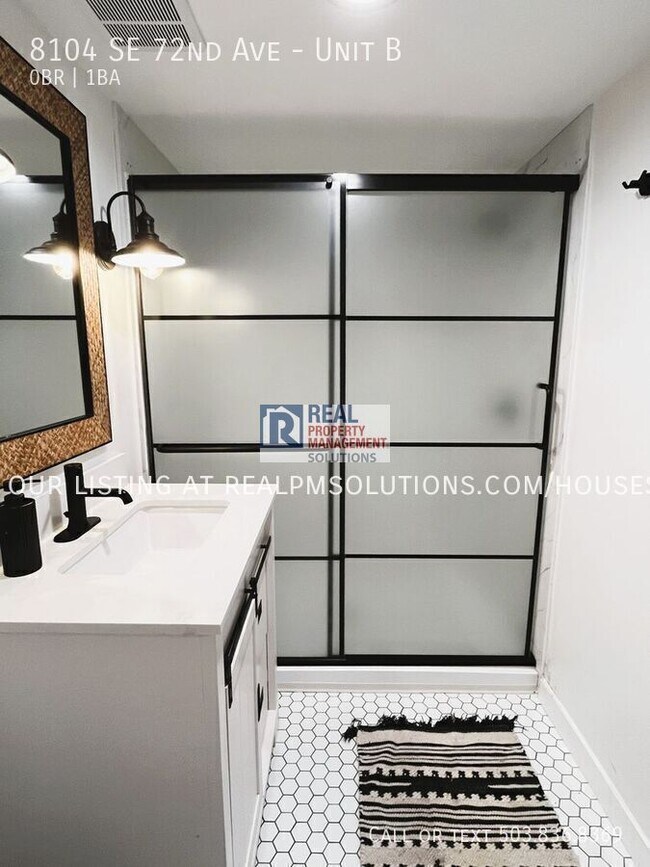 Building Photo - 8104 SE 72nd Ave