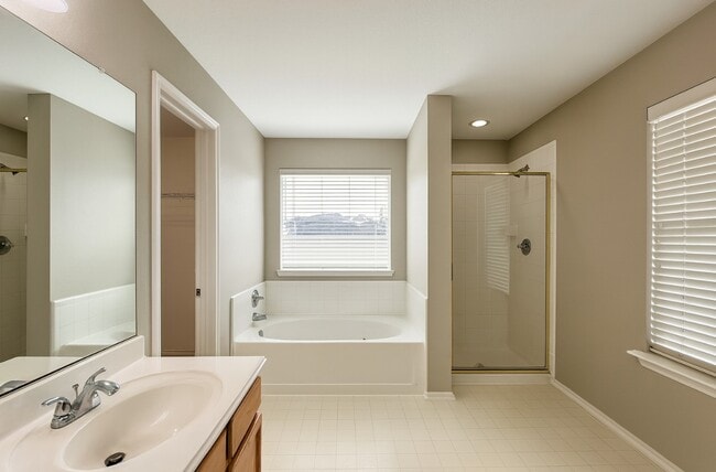 Building Photo - 6731 Providence View Ln