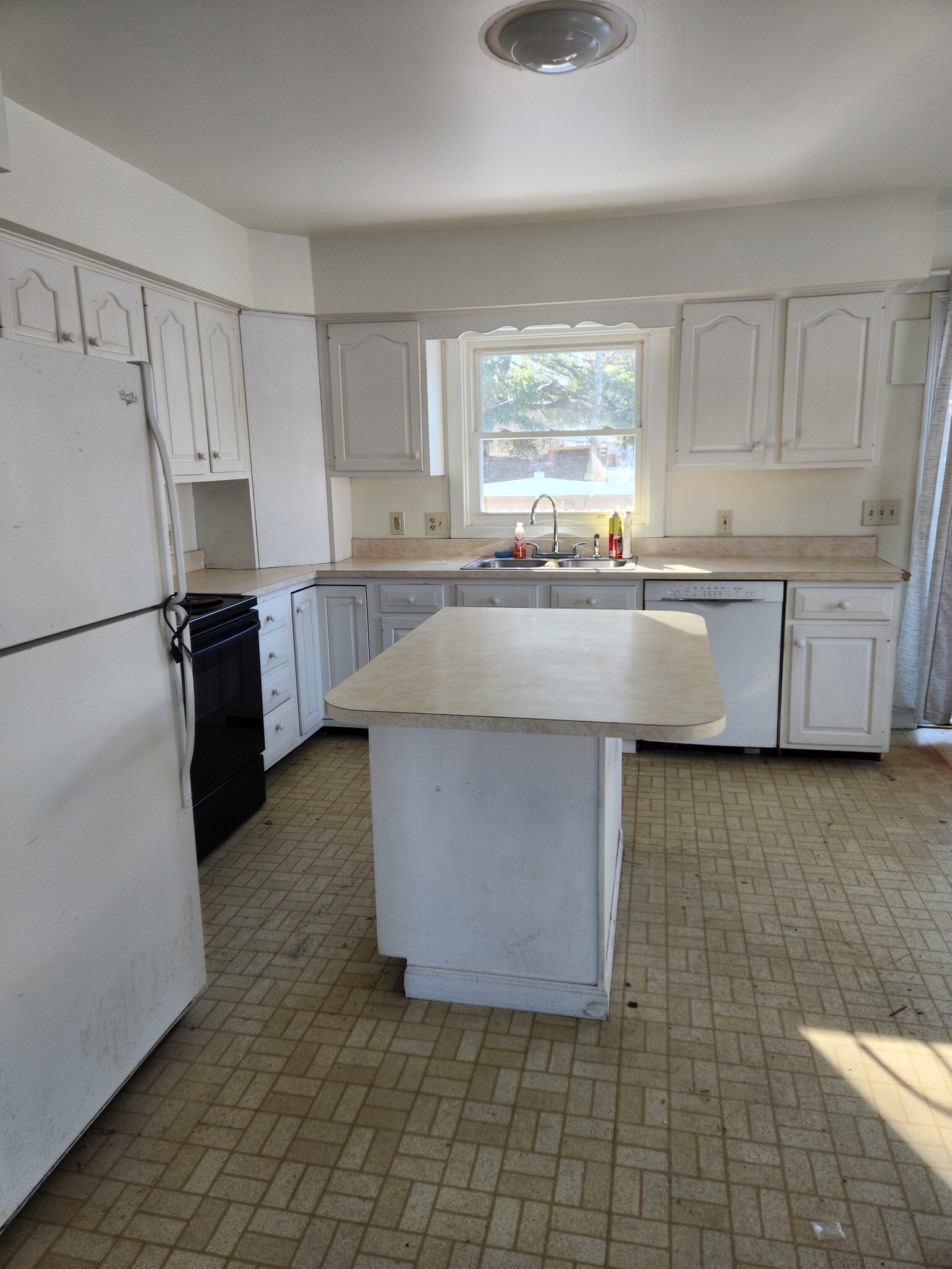 kitchen - 115 Center Rd