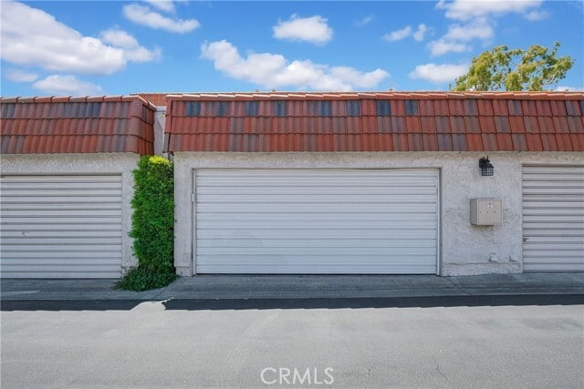 Building Photo - 27937 Ridgebluff Ct