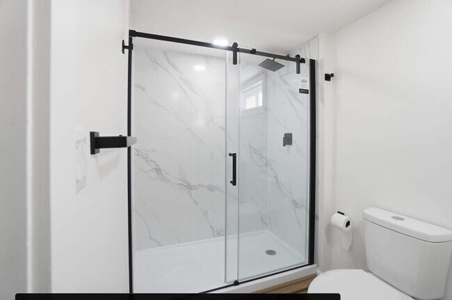 Building Photo - 630 Ewing Ave