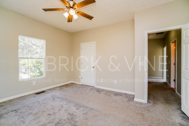 Building Photo - 1658 S Champion Ave