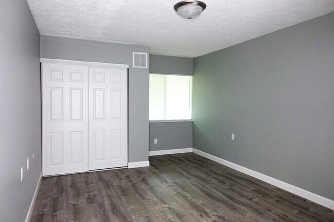 Building Photo - 1102 Salem Ave