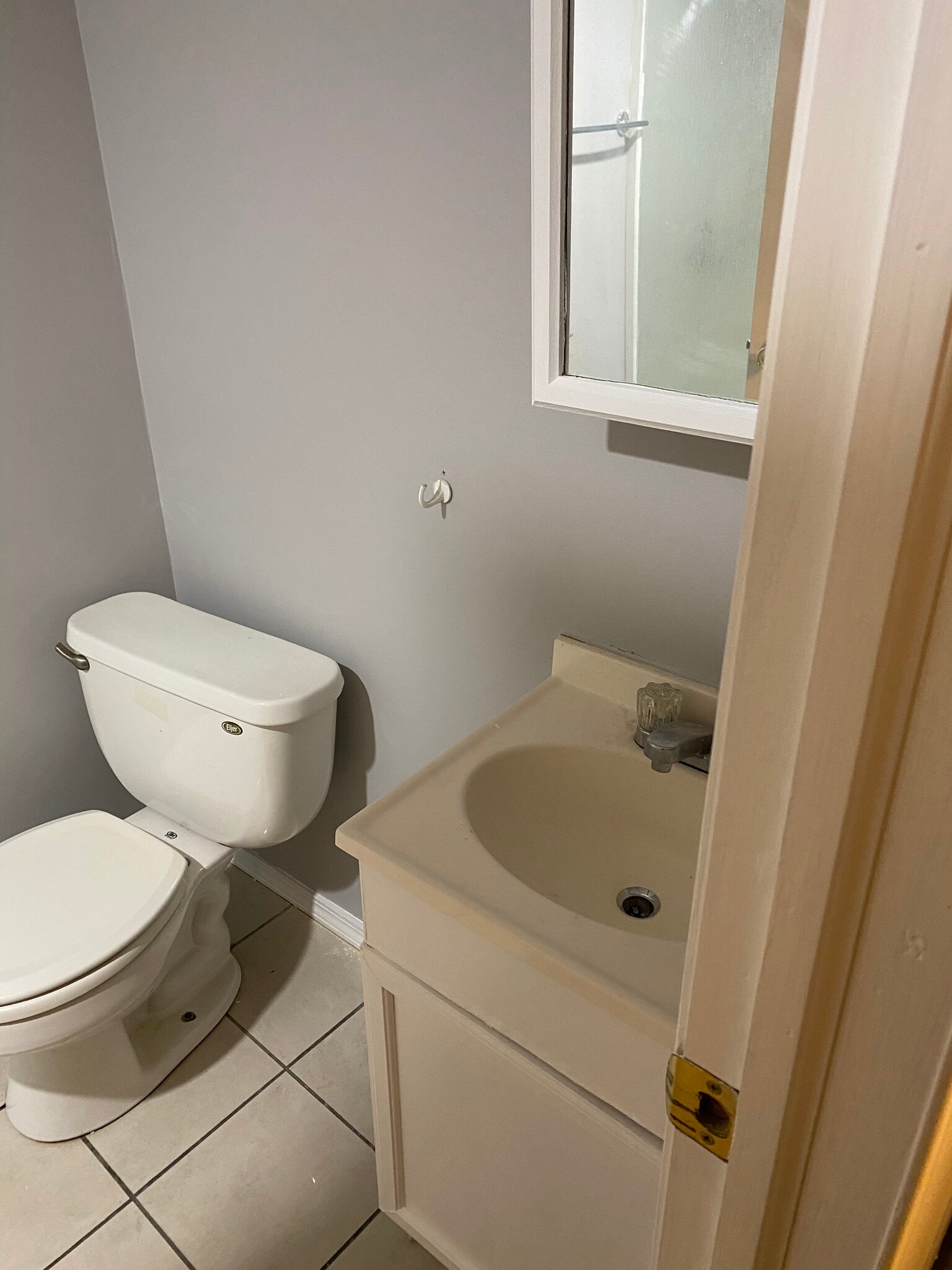 Building Photo - 5443 N St Louis Ave