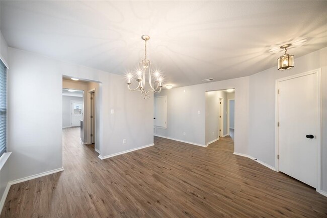 Building Photo - 2108 Boyer Dr