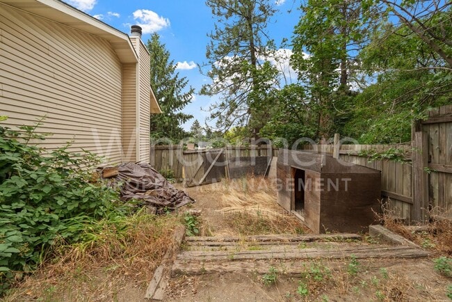 Building Photo - 3828 E 7th Ave