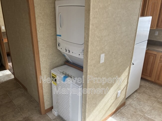 Building Photo - 2115 U.S. Hwy 2 E