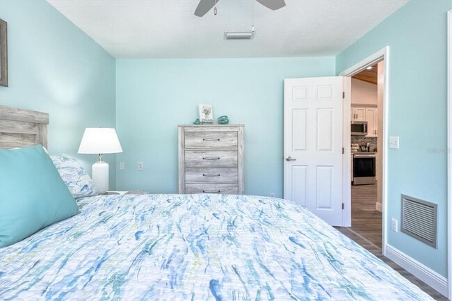 Building Photo - 13964 106th Ave N