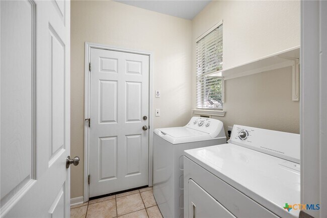 Building Photo - 113 Bluebell Dr