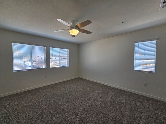 Building Photo - 8296 Whippersnapper Way